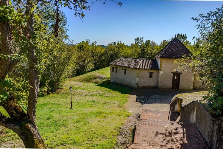 Templars Castle for 20 to 45 people – Chateau in France to Rent ...